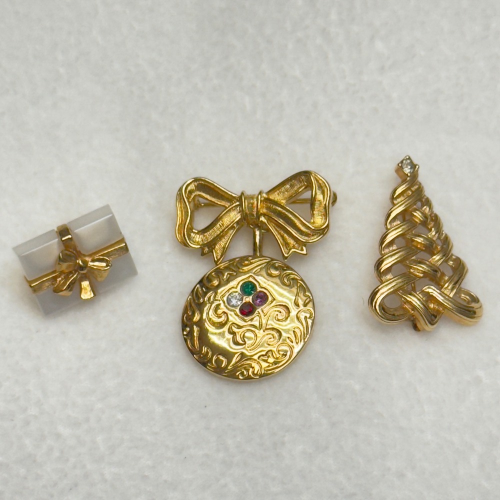 Avon Set of 3 Gold Tone Christmas Brooches Ornament Tree Gift Box Holiday‎ Pins